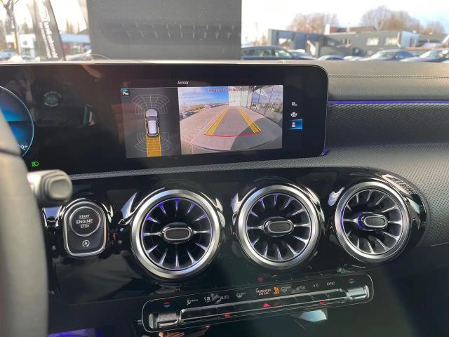 Mercedes-Benz CLA 180 Luxury Line