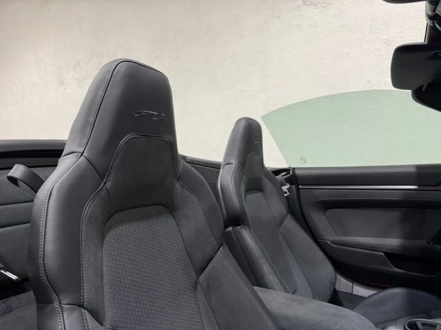 Porsche 992 Cabrio GTS