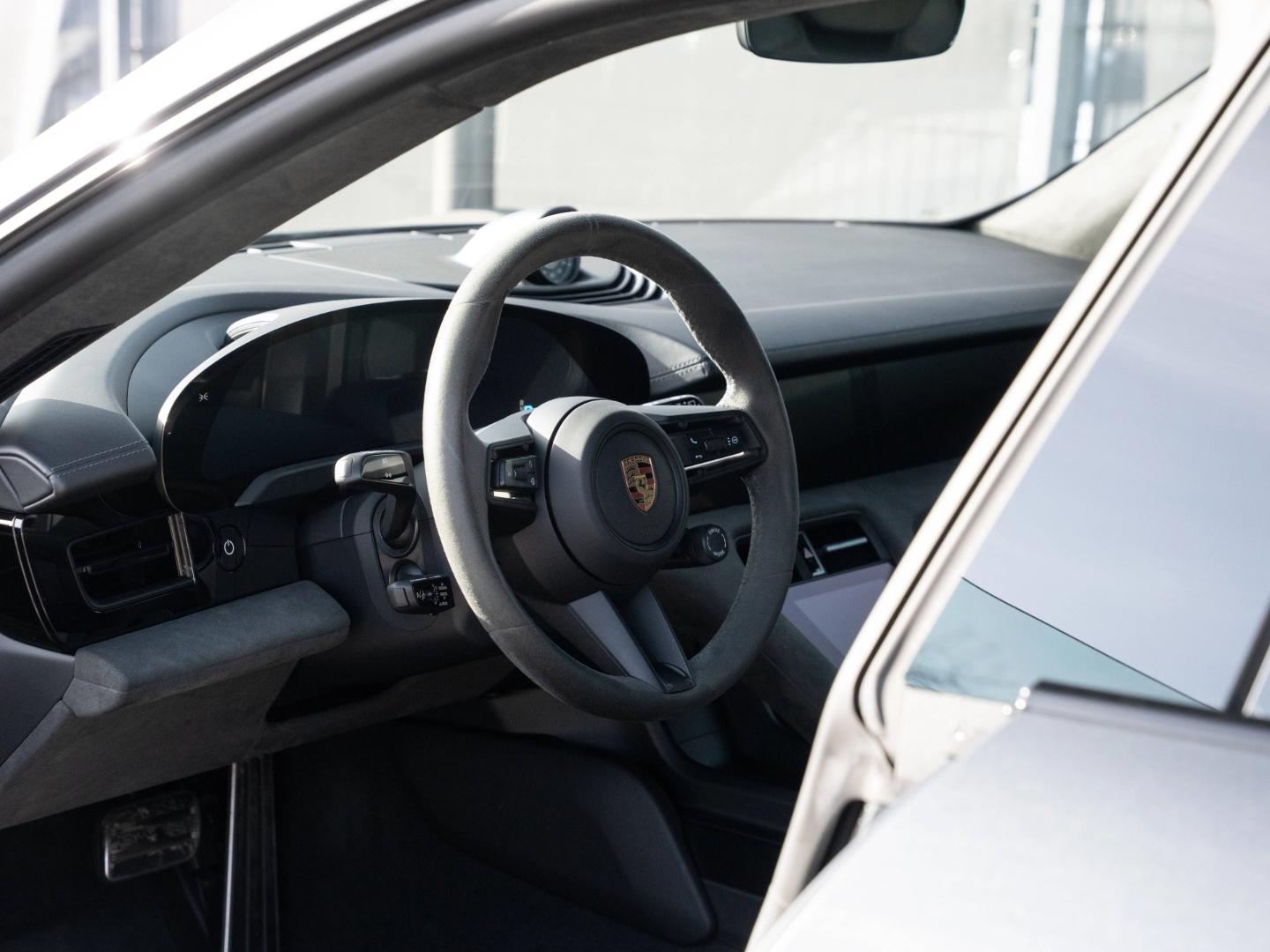 Porsche Taycan GTS Sport Turismo