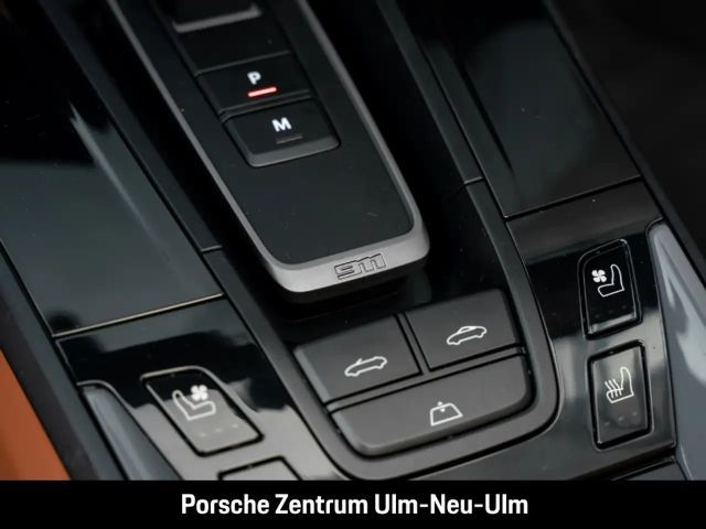 Porsche 992 4 Cabrio Carrera GTS