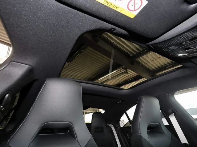 Mercedes-Benz CLA 180 AMG Line Coupé