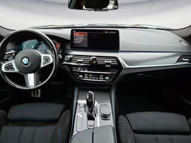 BMW 520 520d M-Sport Touring xDrive