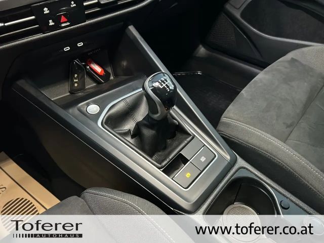 Volkswagen Golf Life Variant