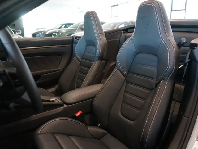 Porsche 992 Cabrio Carrera GTS