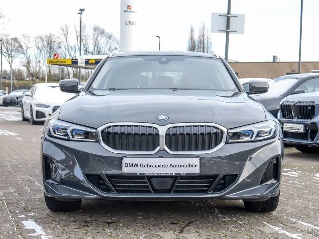 BMW 330 330e Touring xDrive