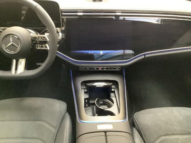 Mercedes-Benz E 200 Sedan