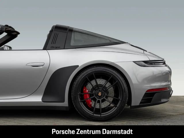 Porsche 992 4 Coupé GTS Targa