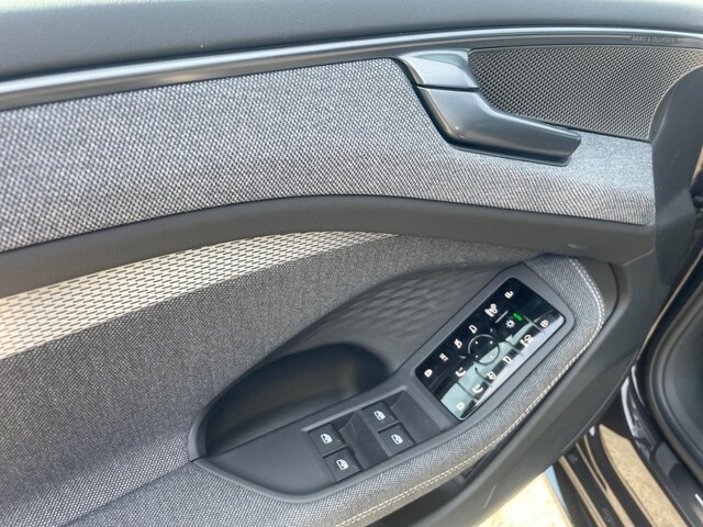 Audi A6 Avant Quattro S-Tronic