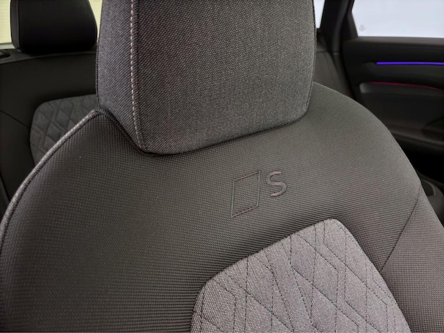 Audi A6 Avant Quattro S-Tronic