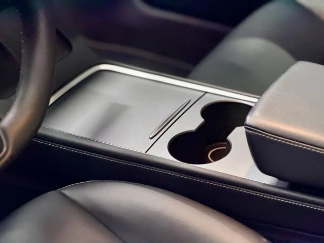 Tesla Model 3 AWD Long Range