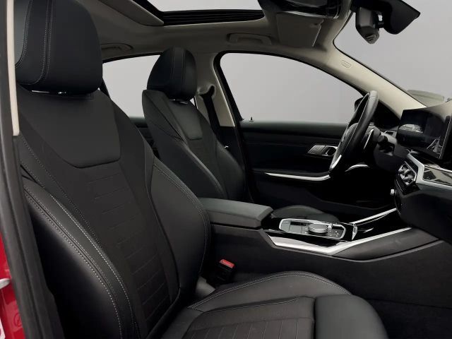 BMW 330 330i Sedan xDrive