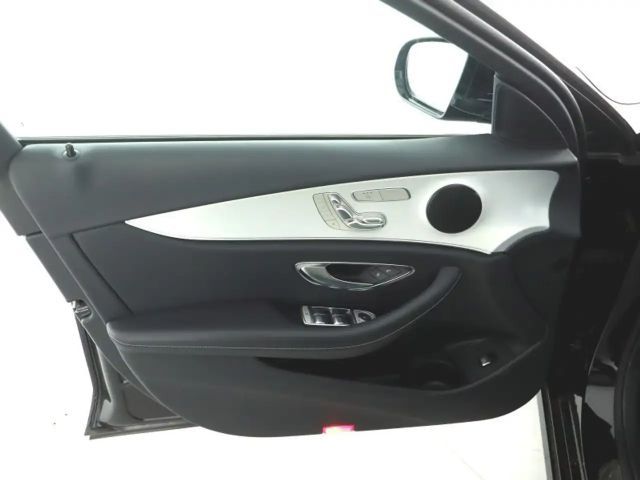 Mercedes-Benz E 220 AVANTGARDE E 220 d Estate