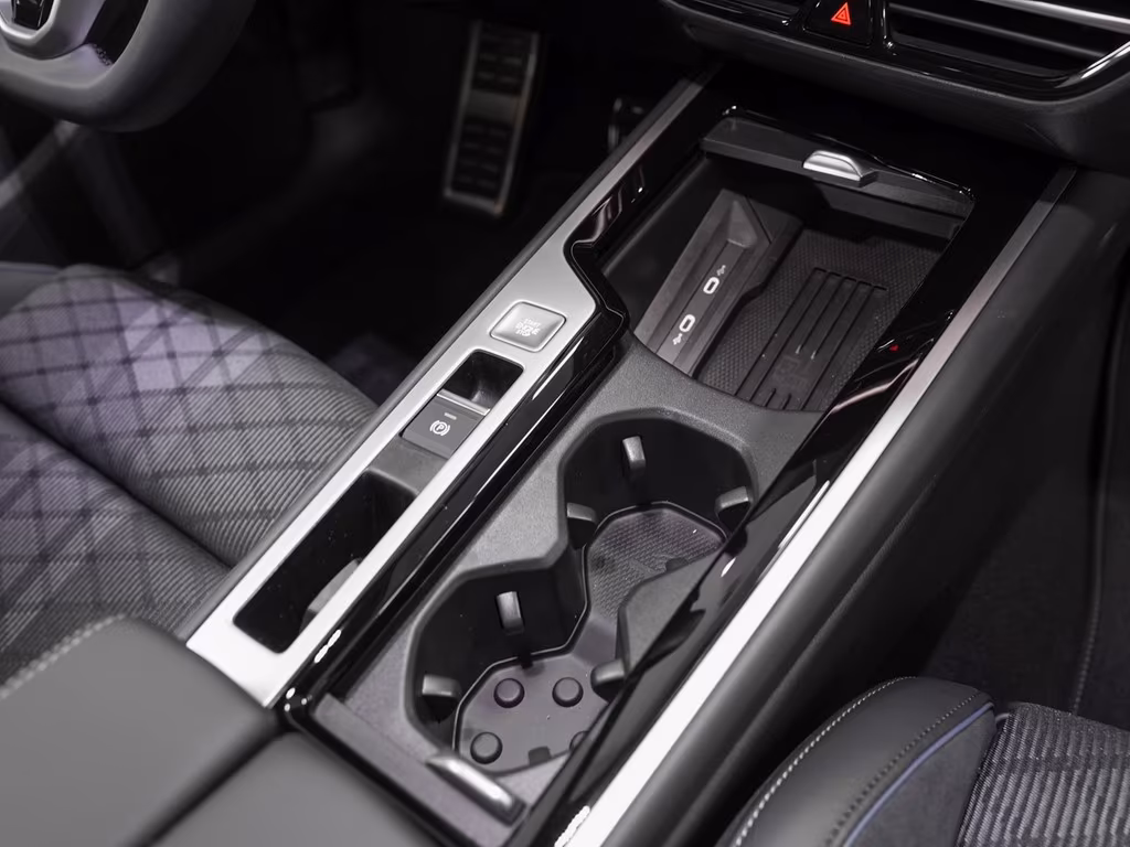 Volkswagen Passat R-Line eHybrid