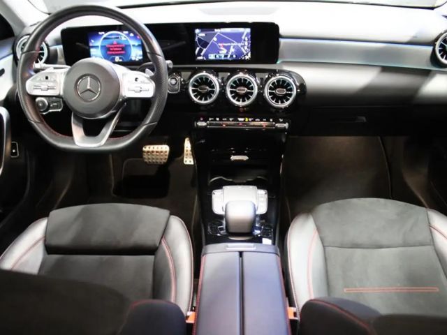 Mercedes-Benz A 250 A 250 e AMG Line