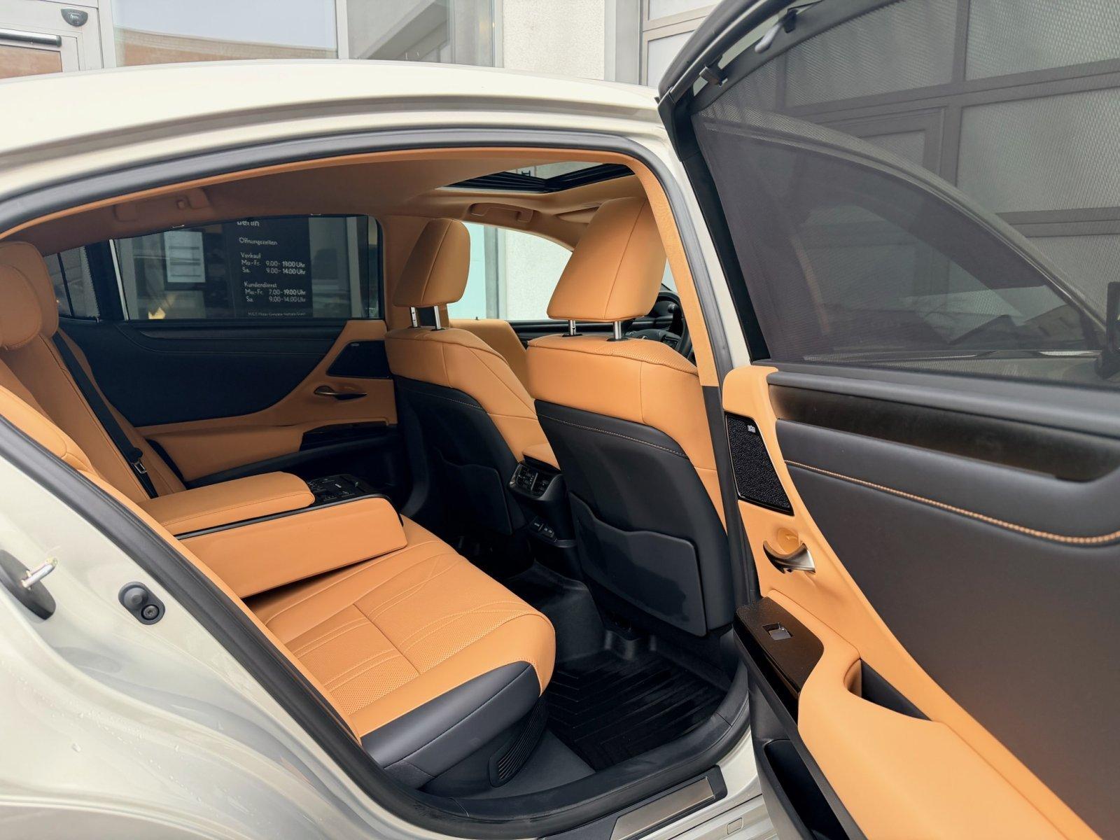 Lexus ES Luxury Line