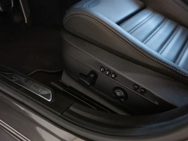 Alfa Romeo Giulia AT8 Q4 Veloce