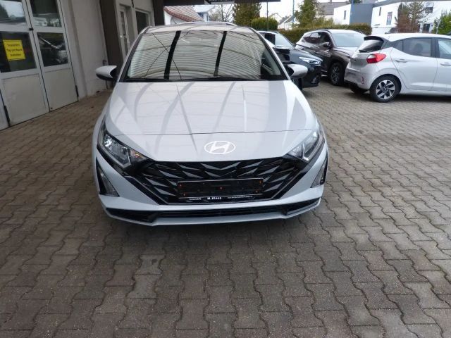 Hyundai i20 NAVI SHZ LHZ APPLE ALU KAMERA