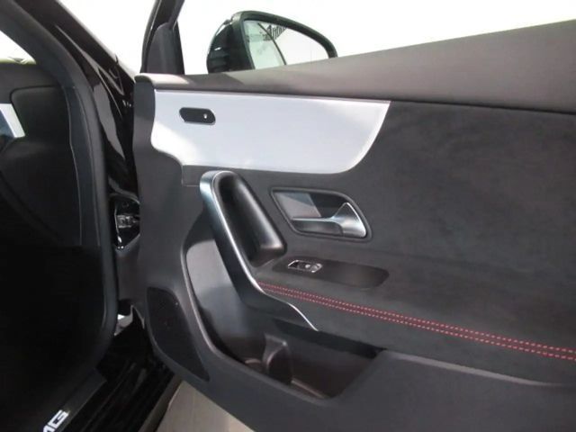 Mercedes-Benz A 35 AMG 4MATIC AMG Line