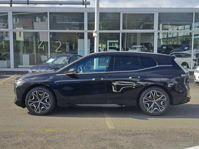 BMW iX xDrive50