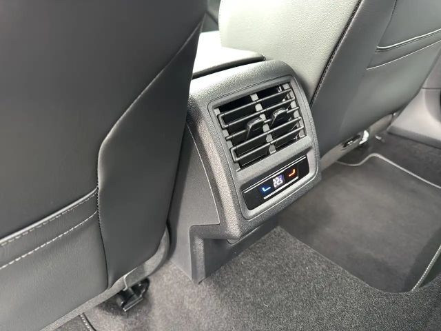 Volkswagen Golf Business DSG Variant