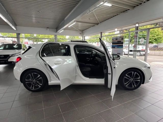 Mercedes-Benz A 180 A 180 d Progressive