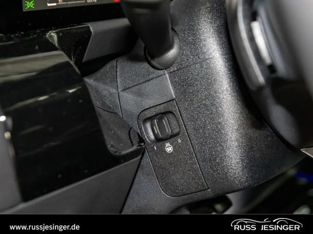 Mercedes-Benz B 220 4MATIC Progressive Sedan