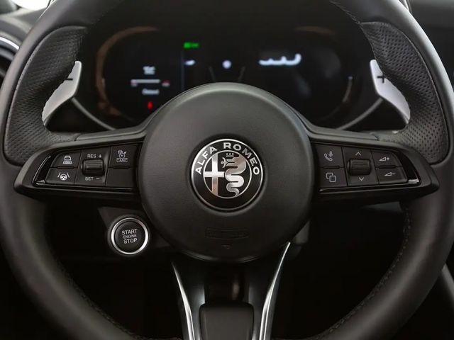 Alfa Romeo Giulia AT8 Q4