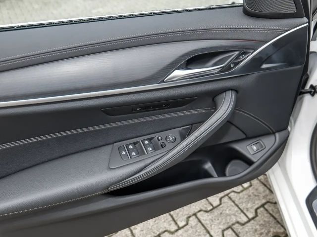 BMW 540 540d Luxury Line Touring xDrive