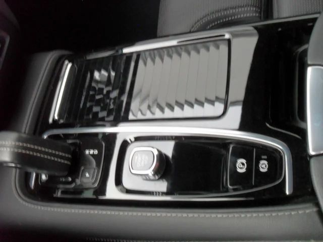 Volvo V60 AWD R-Design T8