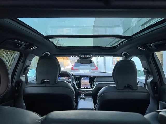 Volvo V60 Cross Country AWD Plus