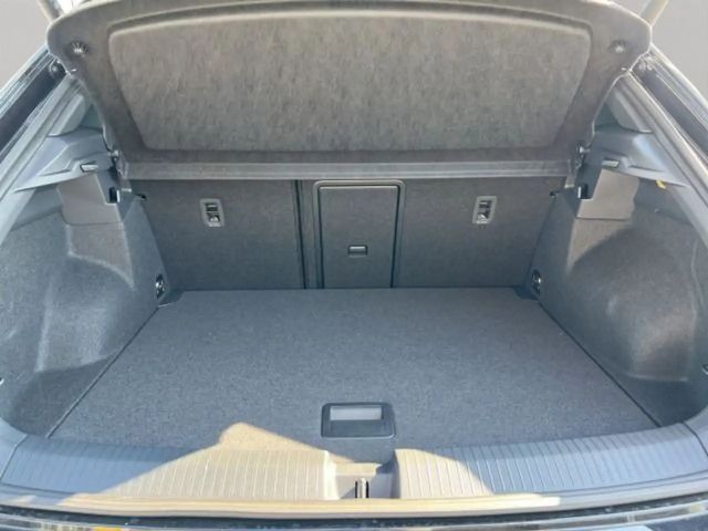 Volkswagen T-Roc 1.5 TSI DSG R-Line