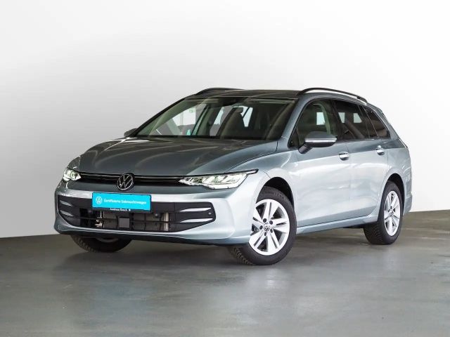 Volkswagen Golf 1.5 eTSI DSG Life Variant