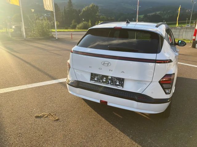 Hyundai Kona 64 kWh Electric