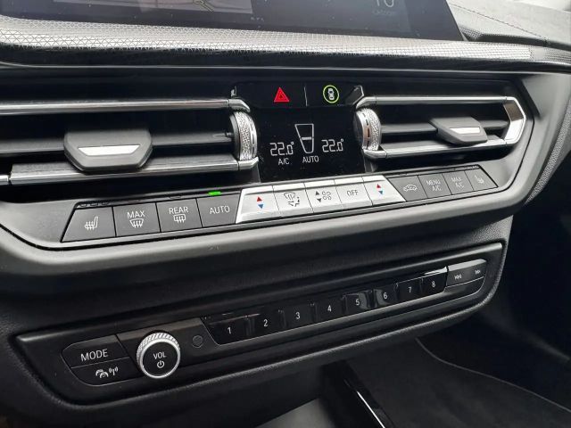 BMW 118 118i Sedan Sport Line