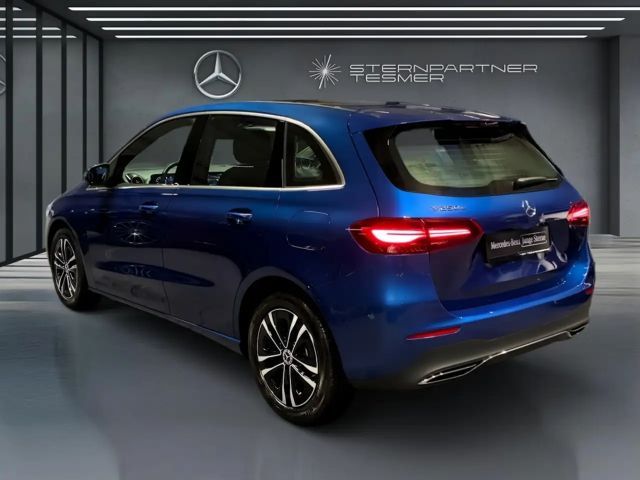 Mercedes-Benz B 250 B 250 e Sedan