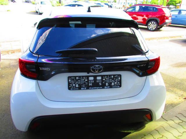 Toyota Yaris 1.5 Teamplayer ACC+LED+SHZ+Fernlichtass.