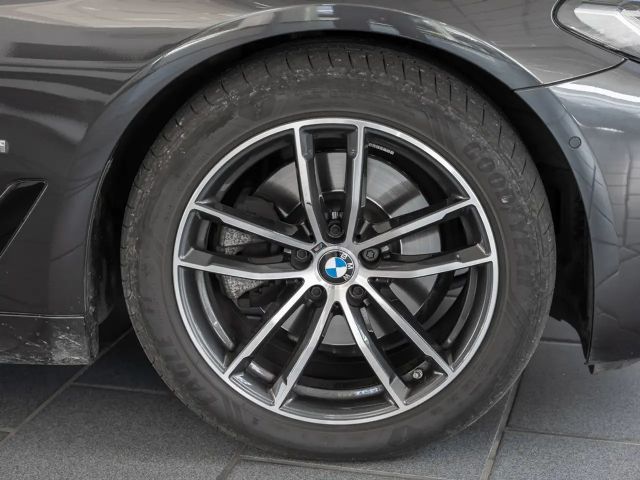 BMW 520 520d M-Sport Touring