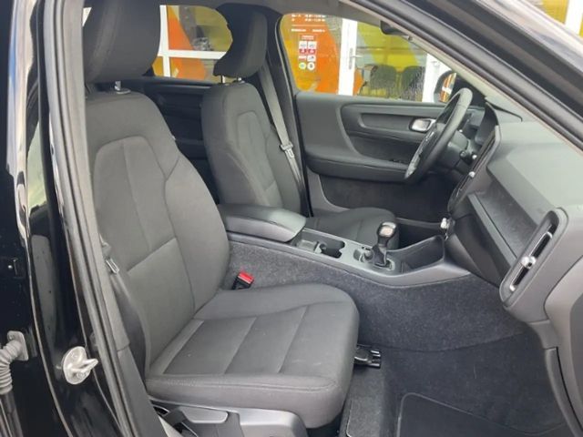 Volvo XC40 Core Momentum