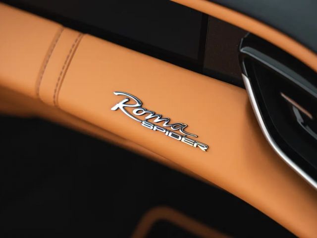 Ferrari Roma Spider