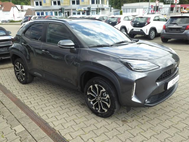 Toyota Yaris Cross 1.5H Teamplayer+Winter+Safety-Paket + AHK