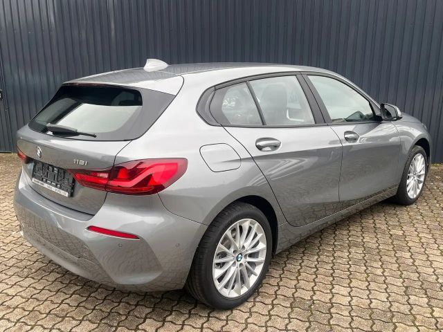 BMW 118 118i 5-deurs Sedan
