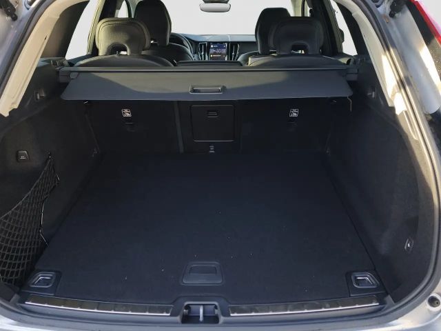 Volvo XC60 AWD Dark Plus