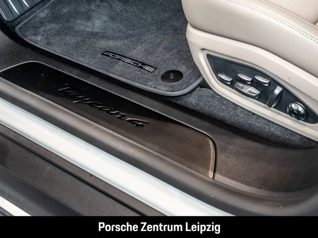 Porsche Taycan 4