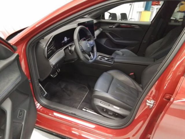 Volkswagen Passat SIGNATURE 265PS 4M NP.80T AHK.PANO.STDHZG.DCC.HEAD-UP.19 !