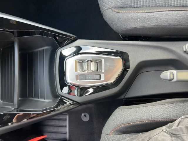 Peugeot 2008 1.2 145 S tyle LED+SHZ+KlimaA+PDC+Facelift