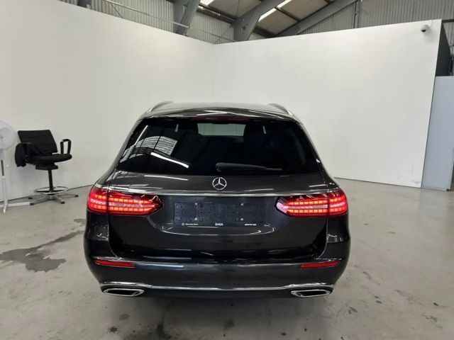 Mercedes-Benz E 220 AVANTGARDE E 220 d Estate