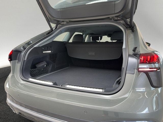 Audi A6 Avant Quattro S-Tronic