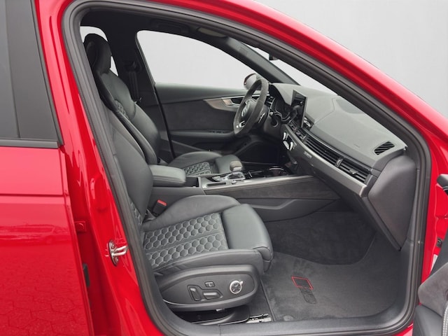 Audi RS4 Avant Quattro