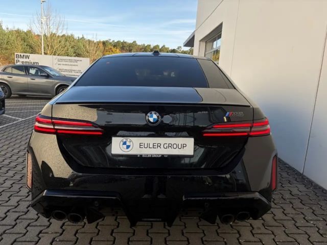 BMW M5 Sedan