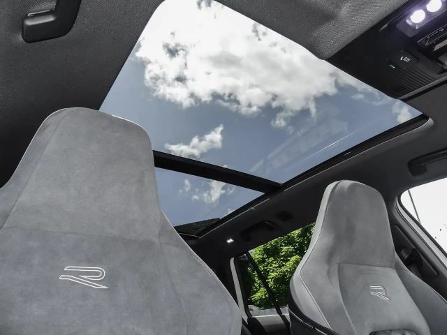 Volkswagen Golf R-Line Variant